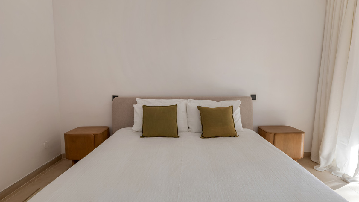 3 Bed Apartment for sale in Nueva Andalucía Costa Del Sol, Málaga, Spain