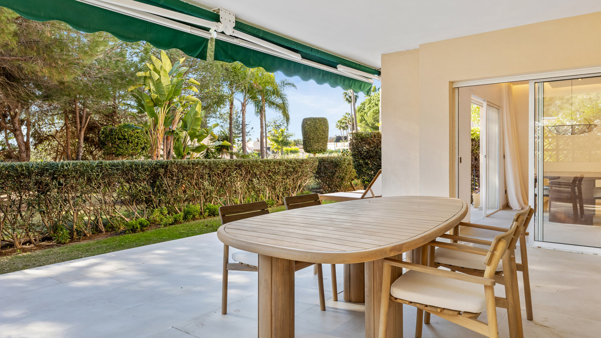 3 Bed Apartment for sale in Nueva Andalucía Costa Del Sol, Málaga, Spain