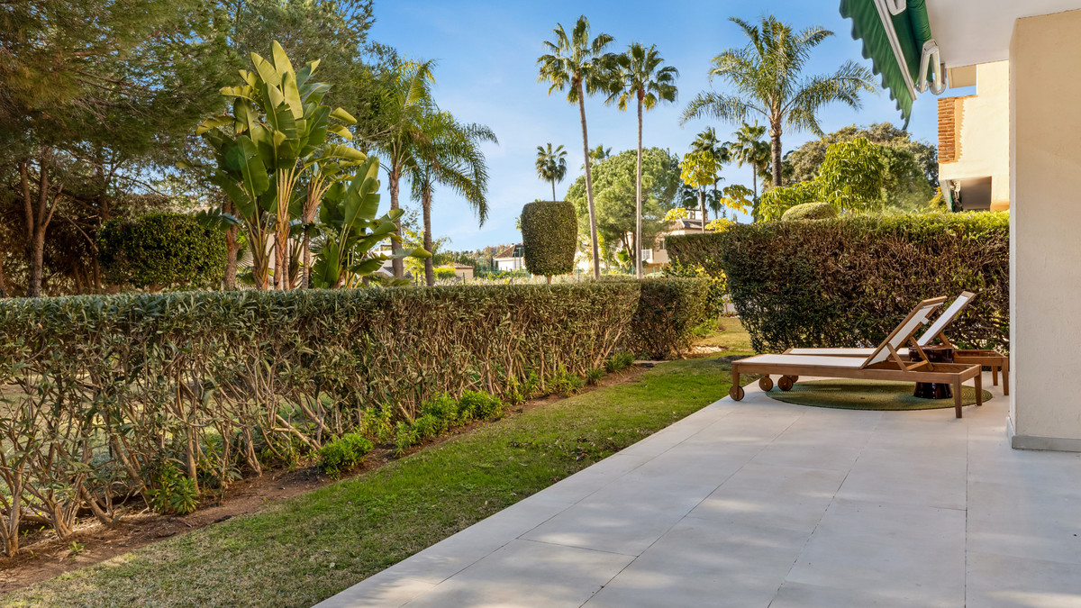 3 Bed Apartment for sale in Nueva Andalucía Costa Del Sol, Málaga, Spain