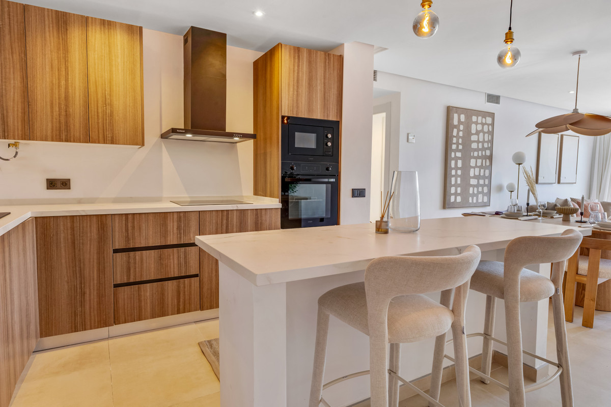 2 Bed Apartment for sale in La Quinta Costa Del Sol, Málaga, Spain