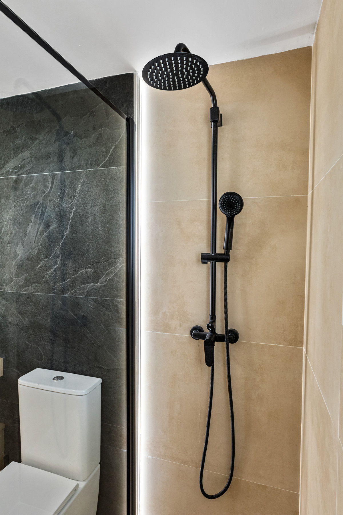 2 Bed Apartment for sale in La Quinta Costa Del Sol, Málaga, Spain