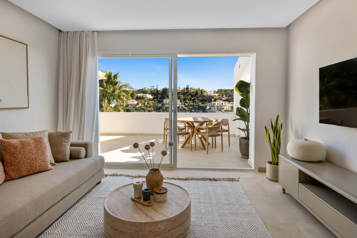 2 Bed Apartment for sale in La Quinta Costa Del Sol, Málaga, Spain