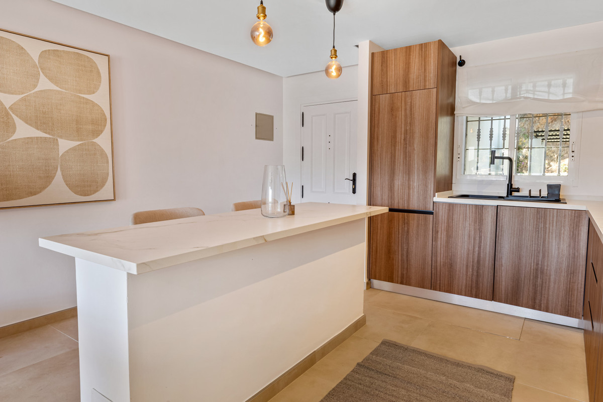 2 Bed Apartment for sale in La Quinta Costa Del Sol, Málaga, Spain