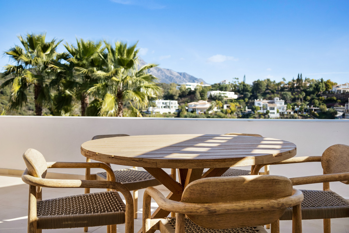 2 Bed Apartment for sale in La Quinta Costa Del Sol, Málaga, Spain