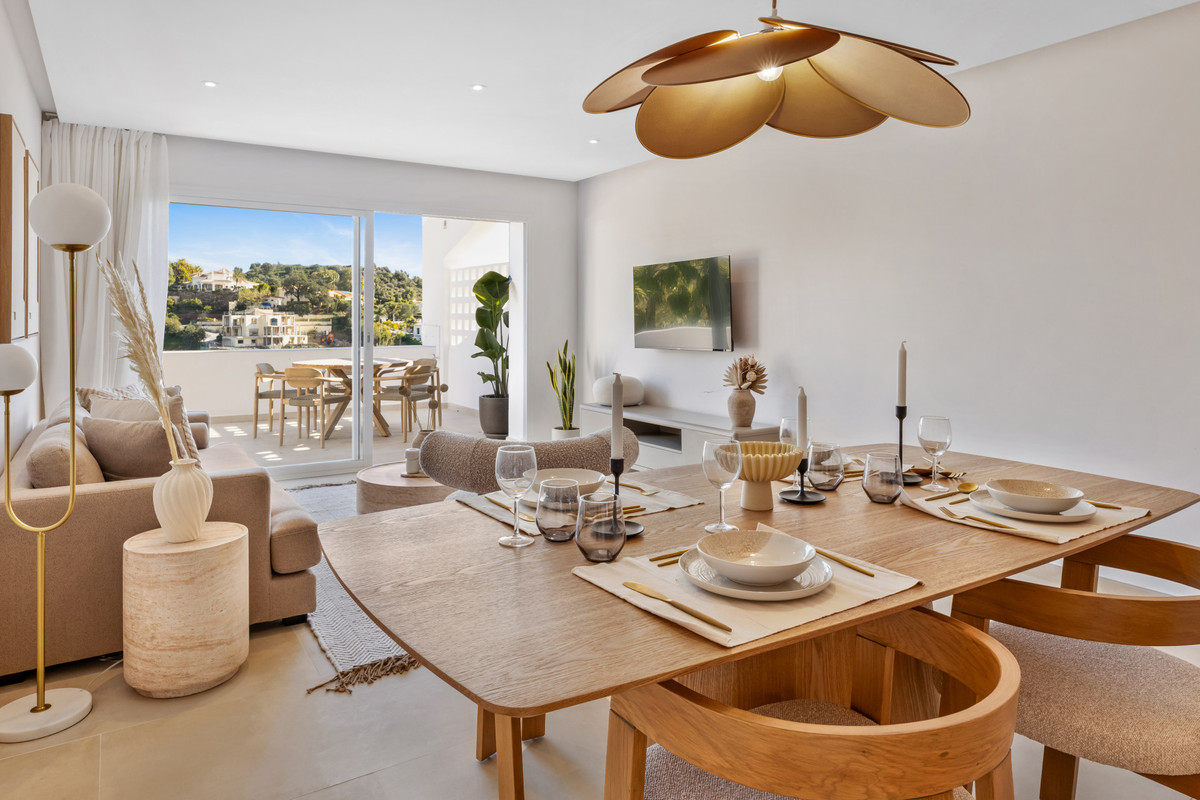 2 Bed Apartment for sale in La Quinta Costa Del Sol, Málaga, Spain