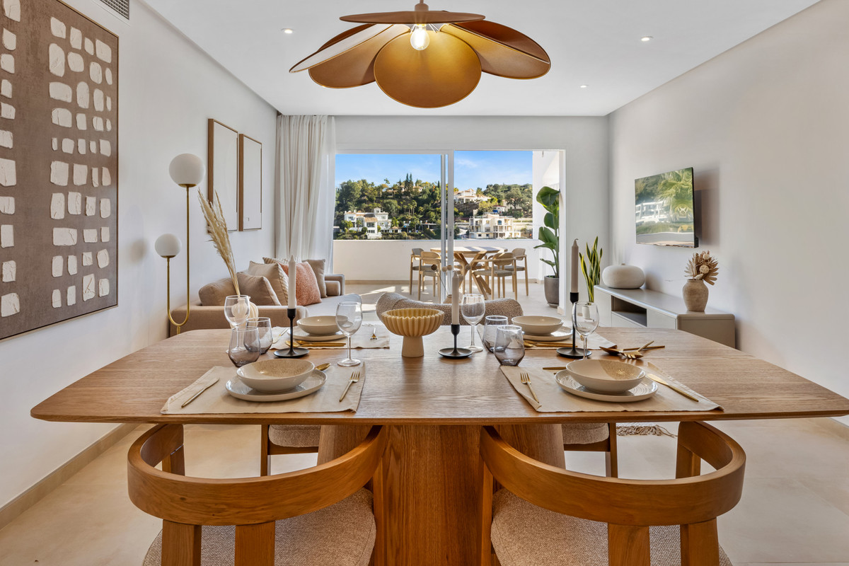 2 Bed Apartment for sale in La Quinta Costa Del Sol, Málaga, Spain