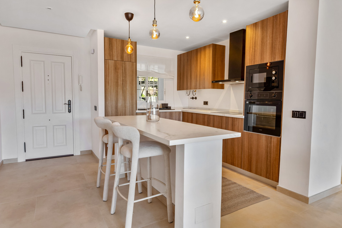 2 Bed Apartment for sale in La Quinta Costa Del Sol, Málaga, Spain
