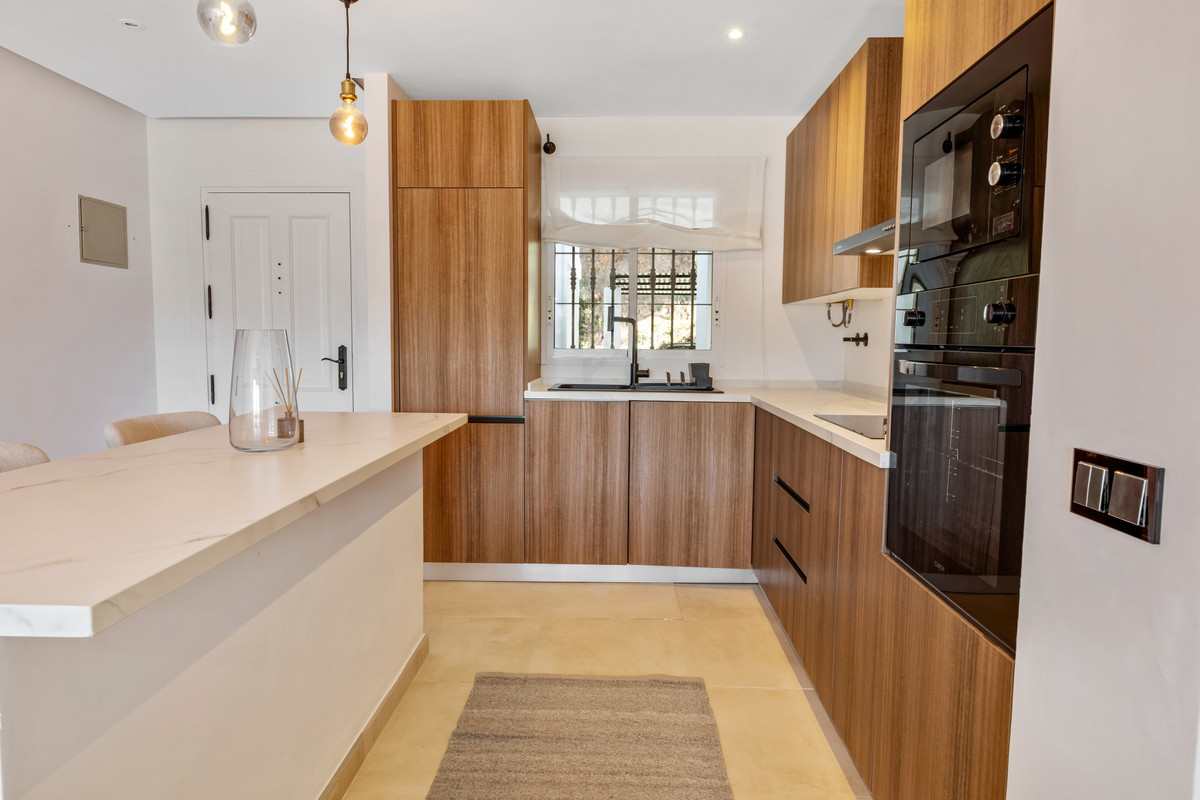 2 Bed Apartment for sale in La Quinta Costa Del Sol, Málaga, Spain