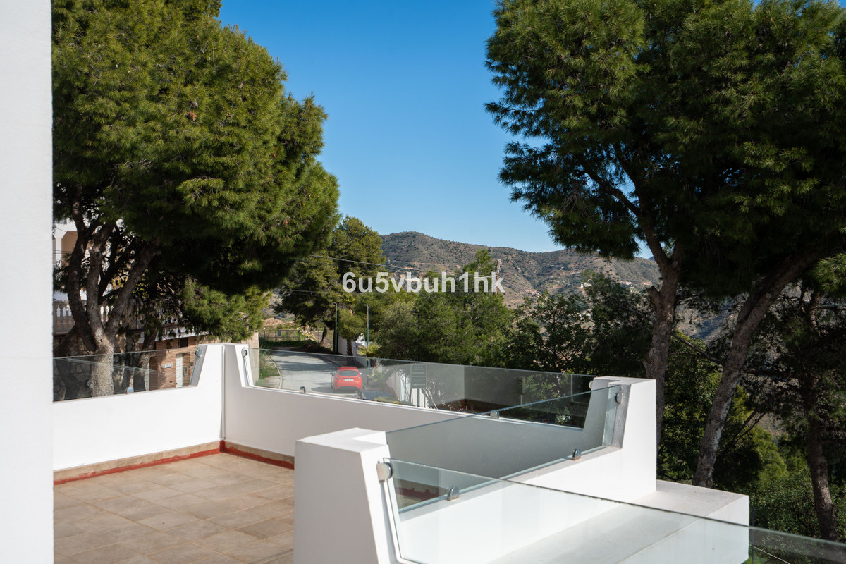 Se vende Adosada de 6 dormitorios en Costa Del Sol, Málaga, España