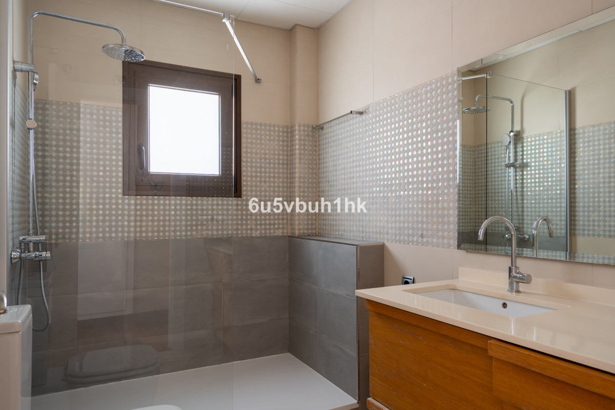 Se vende Adosada de 6 dormitorios en Costa Del Sol, Málaga, España