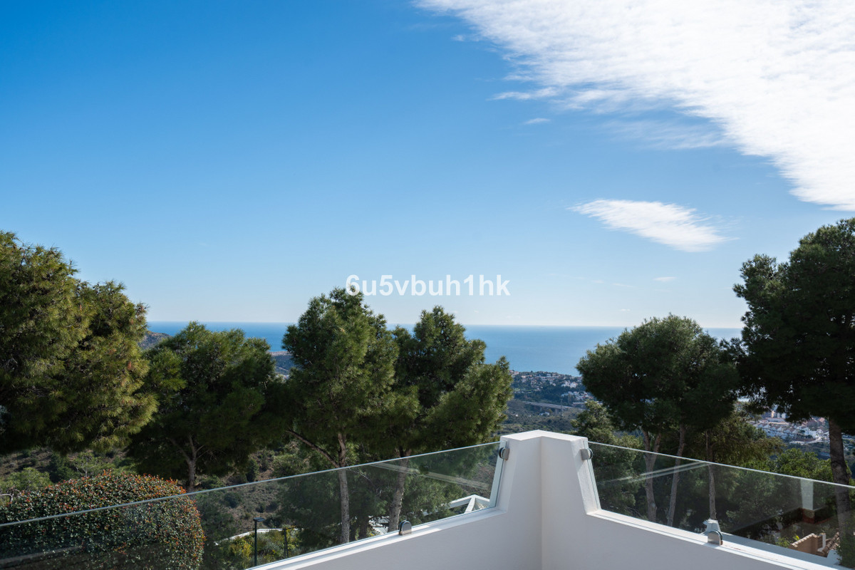 Se vende Adosada de 6 dormitorios en Costa Del Sol, Málaga, España