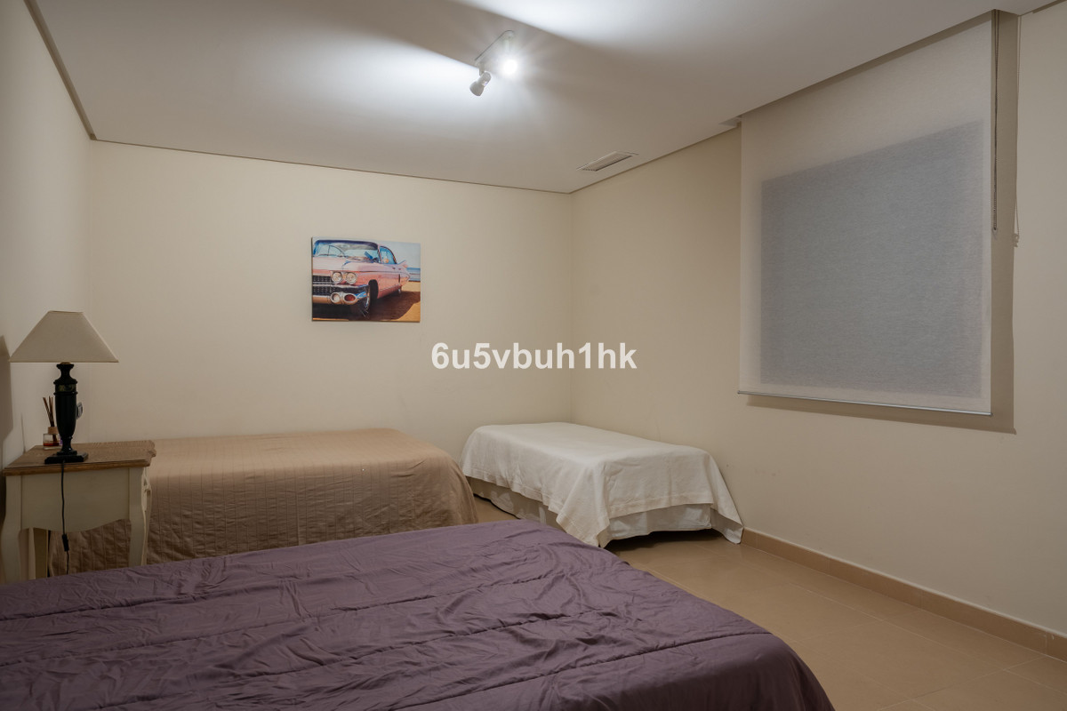 Se vende Adosada de 6 dormitorios en Costa Del Sol, Málaga, España