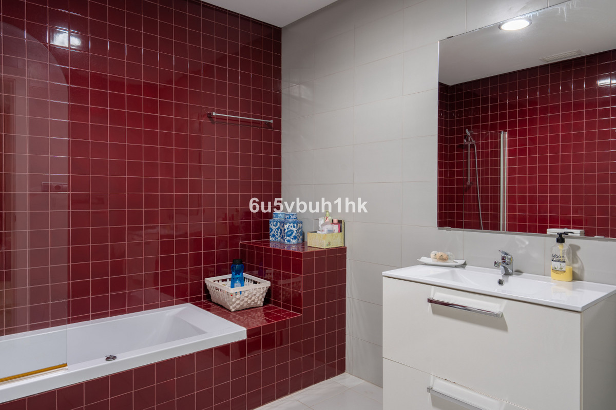 Se vende Adosada de 6 dormitorios en Costa Del Sol, Málaga, España