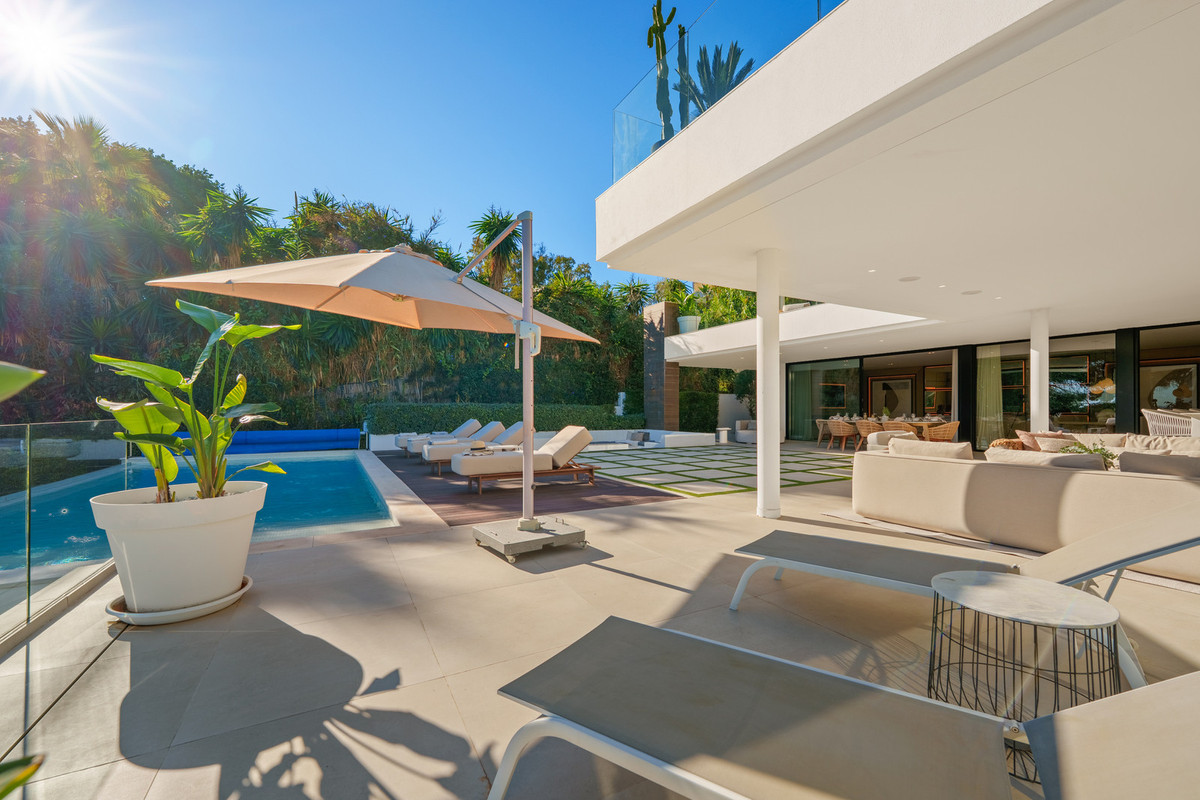 Se vende Villa - Chalet de 5 dormitorios en Costa Del Sol, Málaga, España