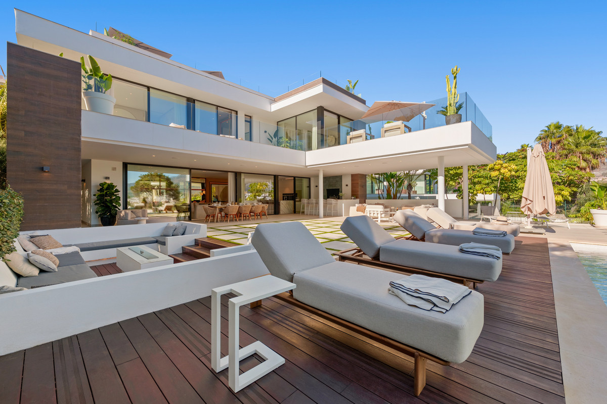 Se vende Villa - Chalet de 5 dormitorios en Costa Del Sol, Málaga, España