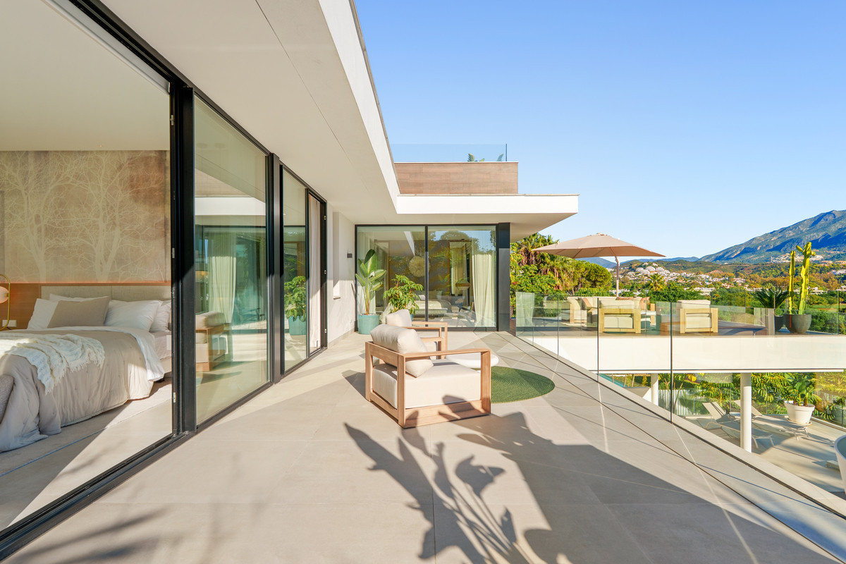 Se vende Villa - Chalet de 5 dormitorios en Costa Del Sol, Málaga, España
