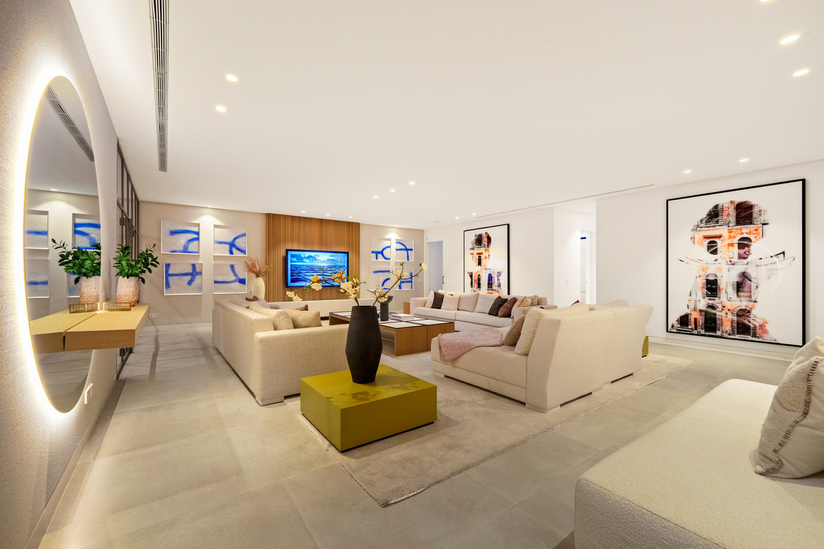 Se vende Villa - Chalet de 5 dormitorios en Costa Del Sol, Málaga, España
