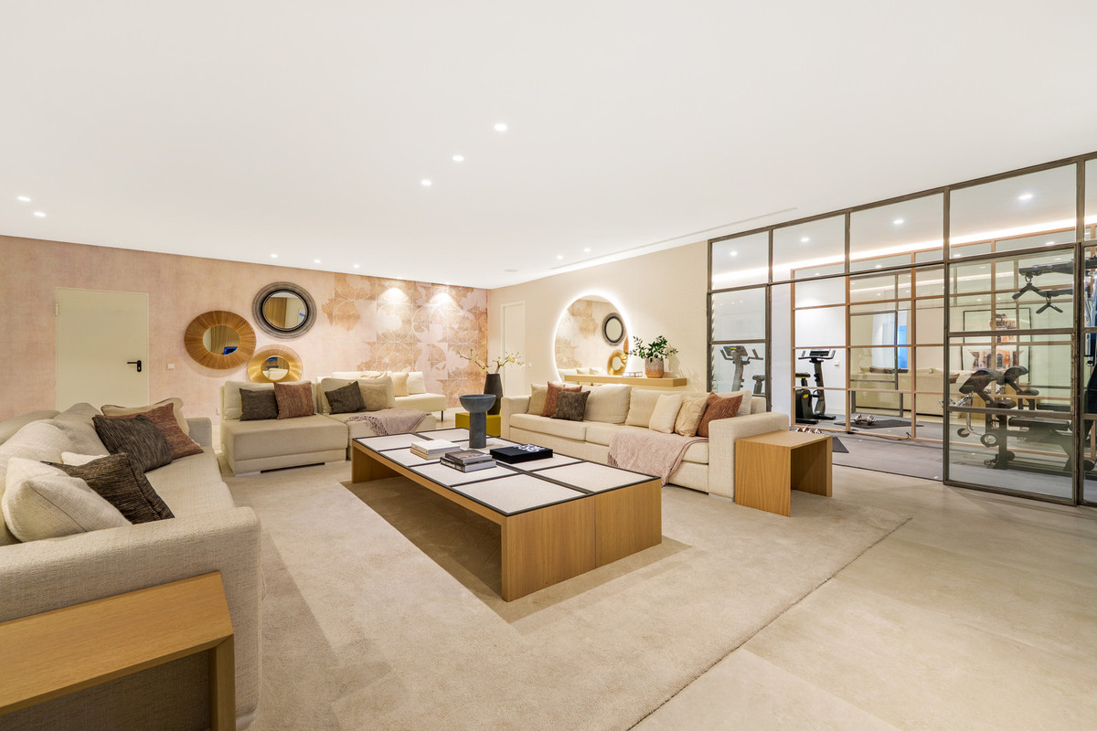 Se vende Villa - Chalet de 5 dormitorios en Costa Del Sol, Málaga, España