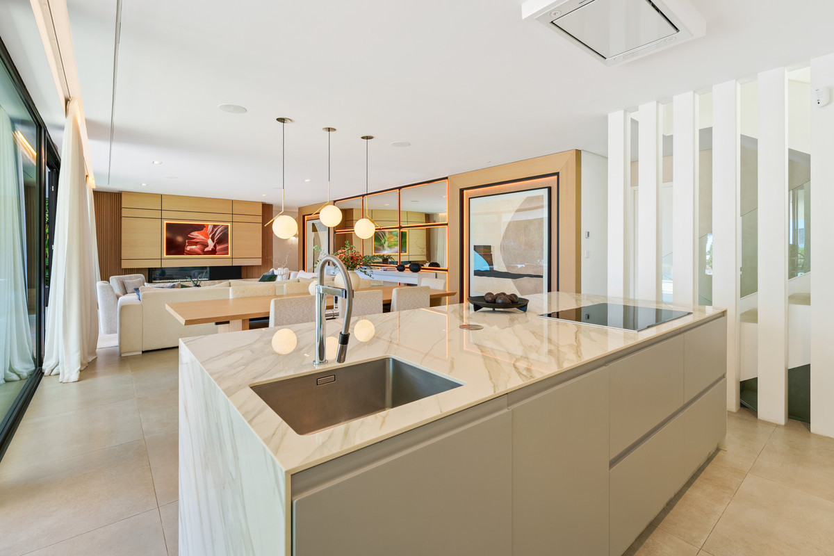 Se vende Villa - Chalet de 5 dormitorios en Costa Del Sol, Málaga, España