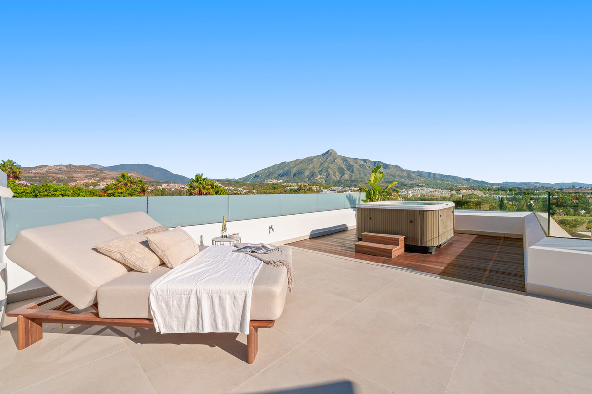 Se vende Villa - Chalet de 5 dormitorios en Costa Del Sol, Málaga, España