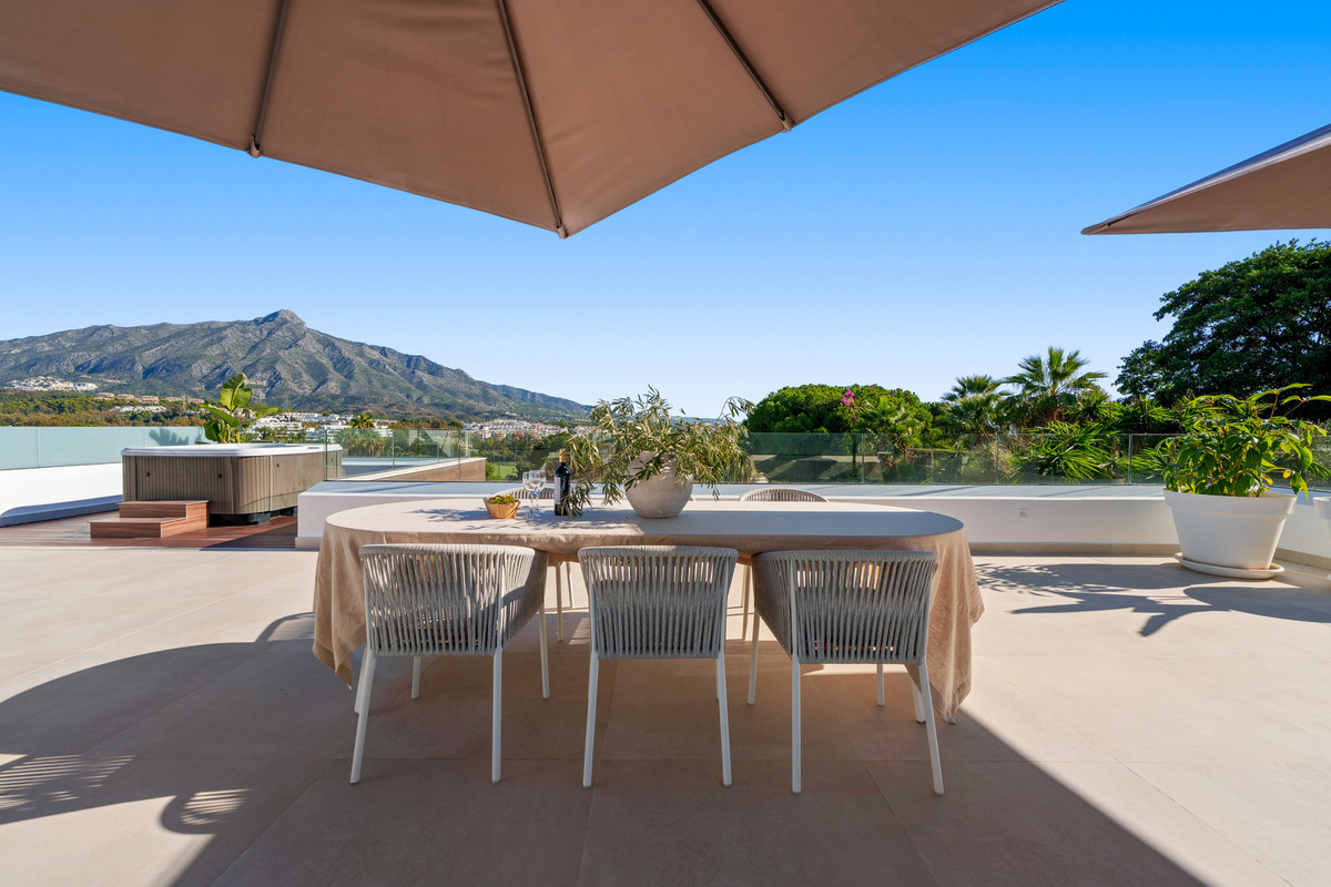 Se vende Villa - Chalet de 5 dormitorios en Costa Del Sol, Málaga, España