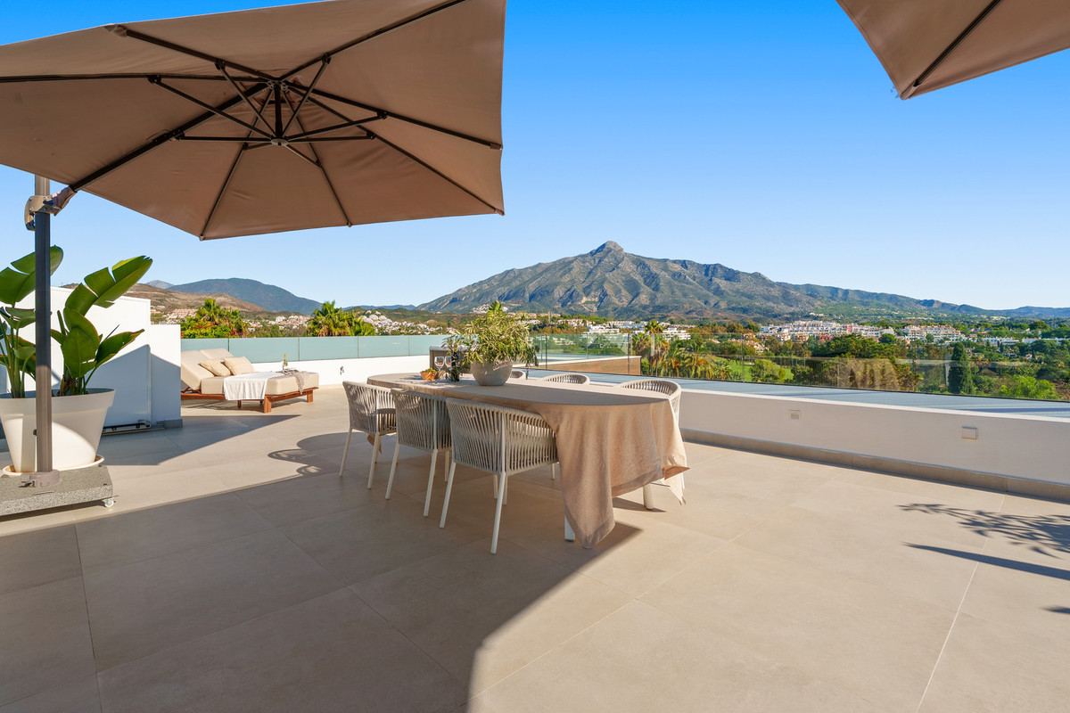 Se vende Villa - Chalet de 5 dormitorios en Costa Del Sol, Málaga, España