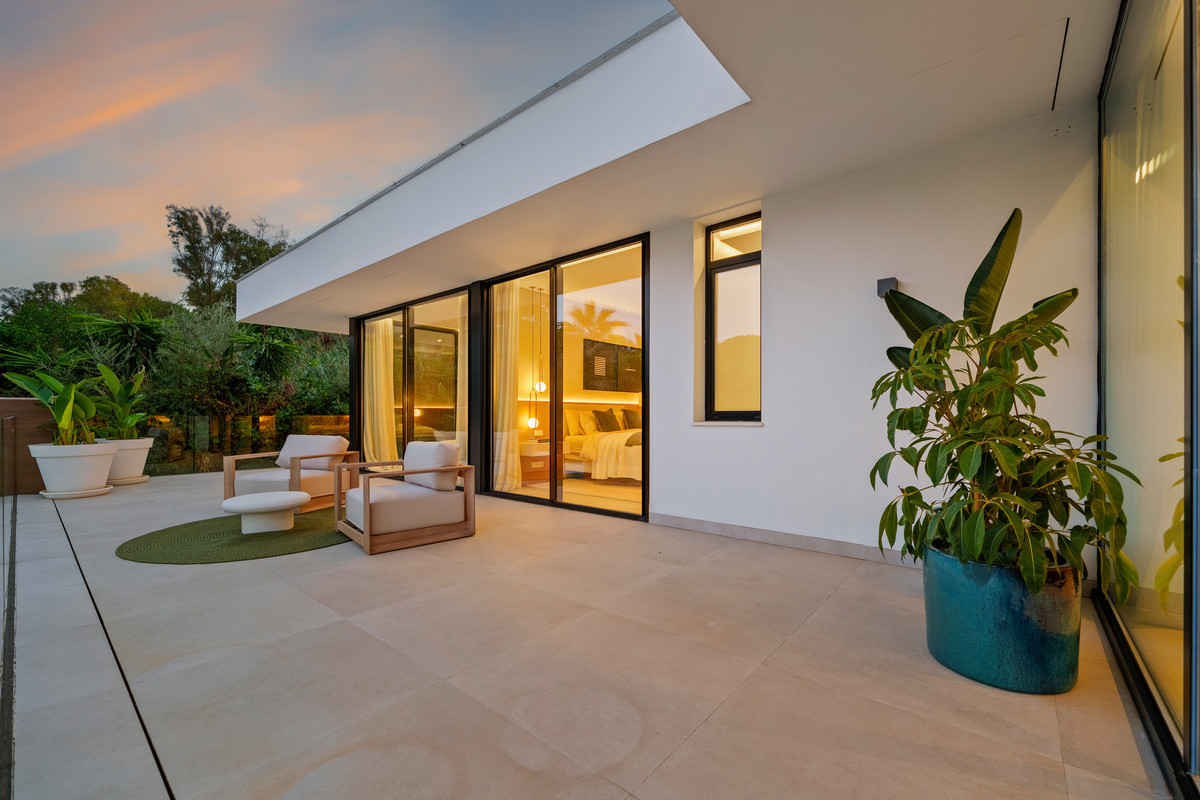 Se vende Villa - Chalet de 5 dormitorios en Costa Del Sol, Málaga, España
