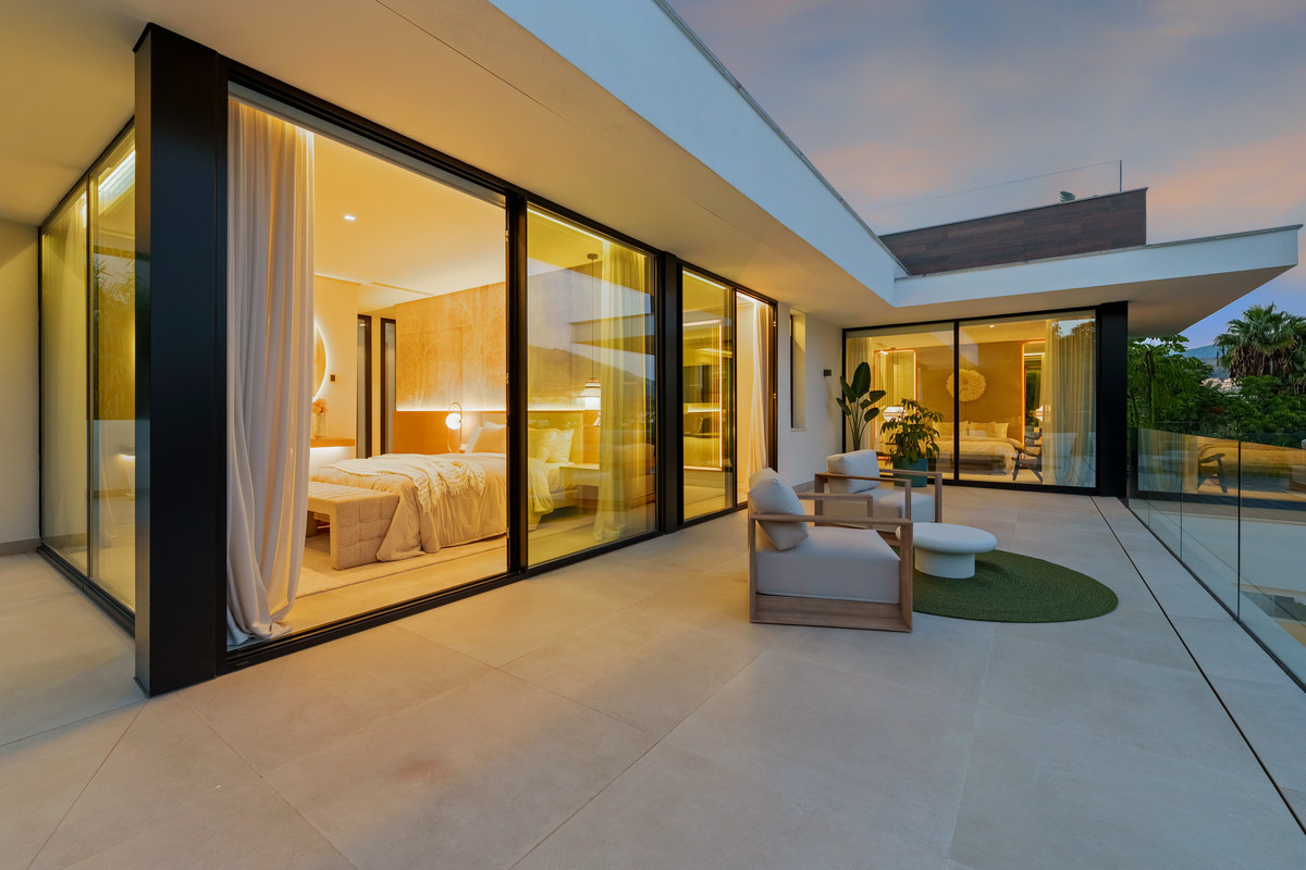Se vende Villa - Chalet de 5 dormitorios en Costa Del Sol, Málaga, España