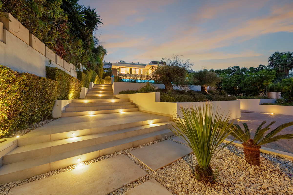 Se vende Villa - Chalet de 5 dormitorios en Costa Del Sol, Málaga, España