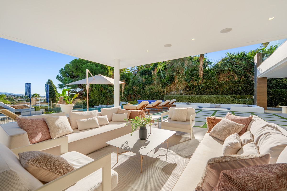 Se vende Villa - Chalet de 5 dormitorios en Costa Del Sol, Málaga, España