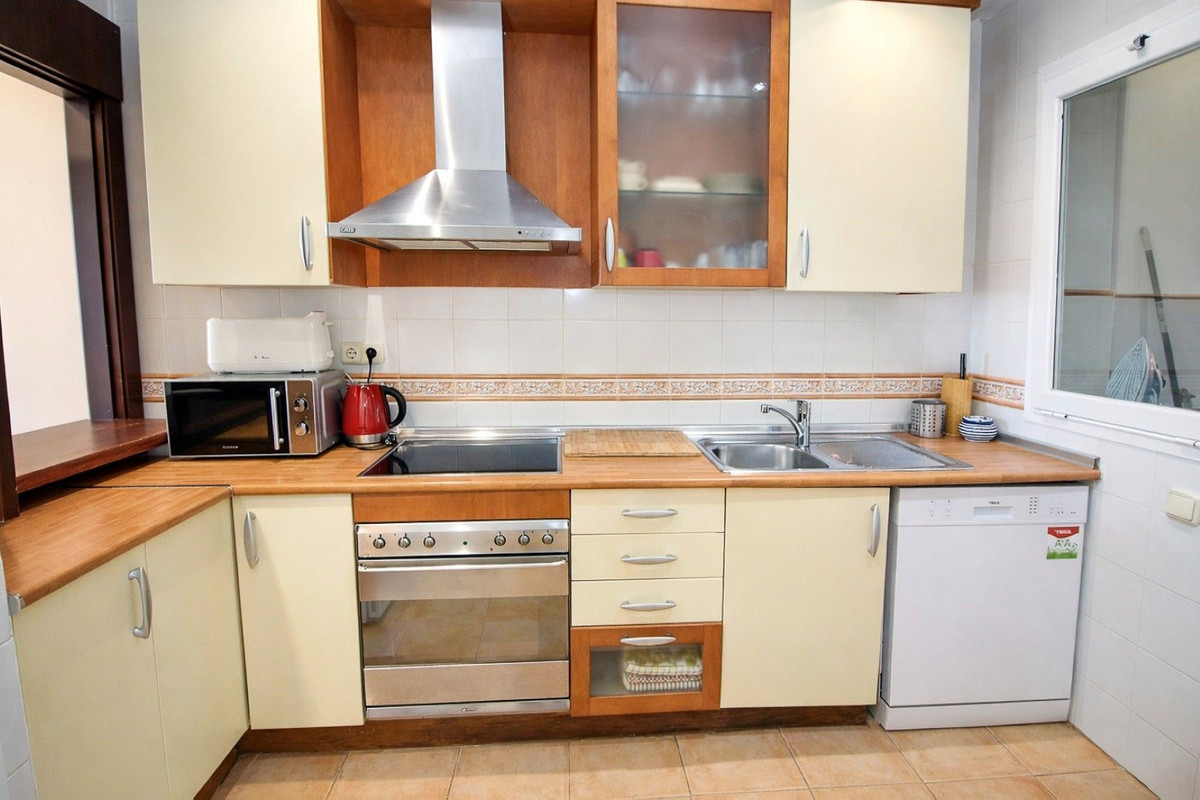 Se vende Apartamento Planta Media de 2 dormitorios en Costa Del Sol, Málaga, España
