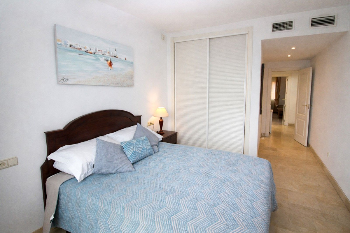 Se vende Apartamento Planta Media de 2 dormitorios en Costa Del Sol, Málaga, España