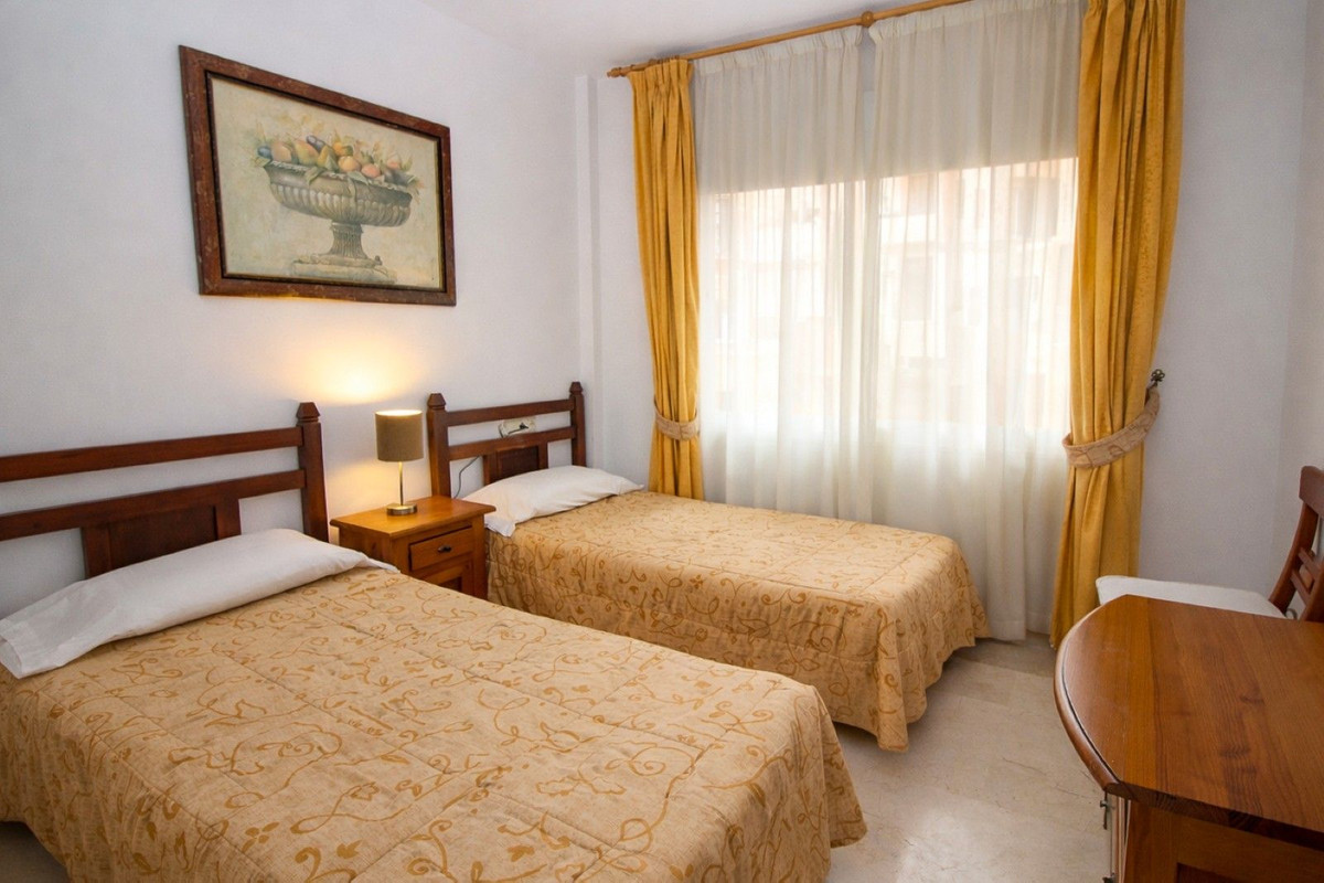 Se vende Apartamento Planta Media de 2 dormitorios en Costa Del Sol, Málaga, España