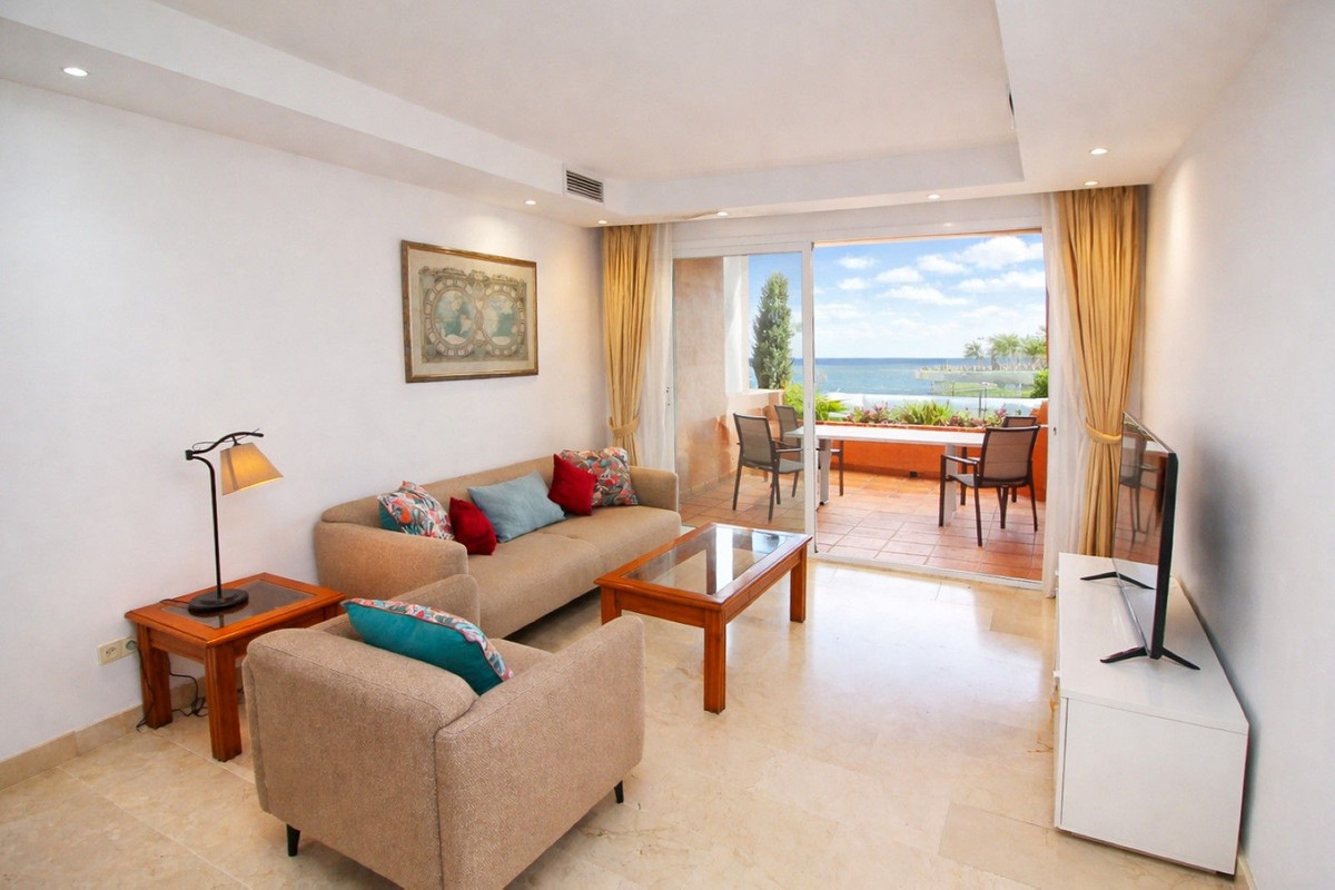 Se vende Apartamento Planta Media de 2 dormitorios en Costa Del Sol, Málaga, España