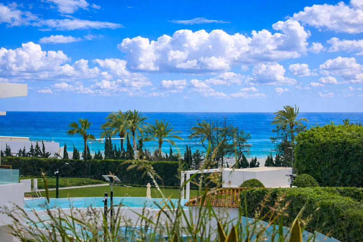 Se vende Apartamento Planta Media de 2 dormitorios en Costa Del Sol, Málaga, España