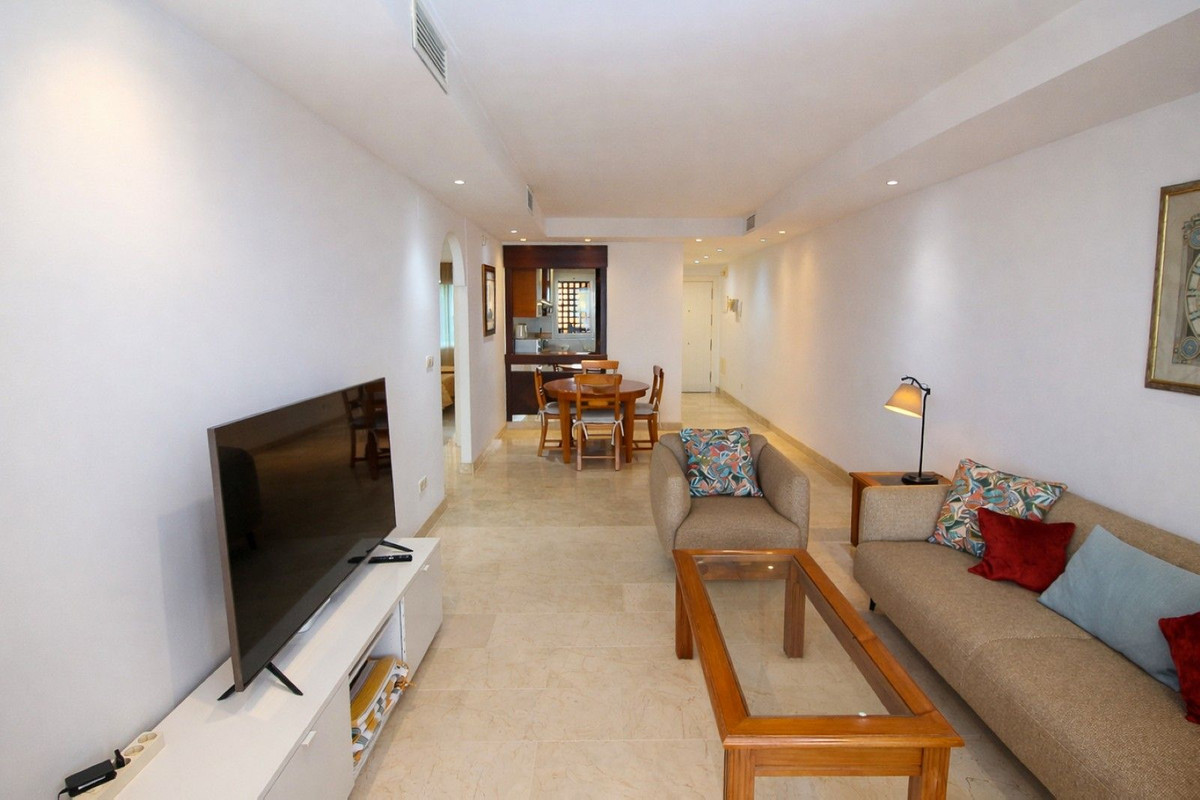 Se vende Apartamento Planta Media de 2 dormitorios en Costa Del Sol, Málaga, España