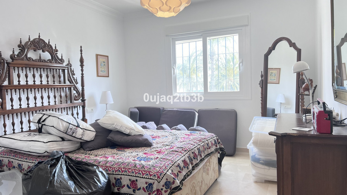 4 Bed Apartment for sale in Nueva Andalucía Costa Del Sol, Málaga, Spain