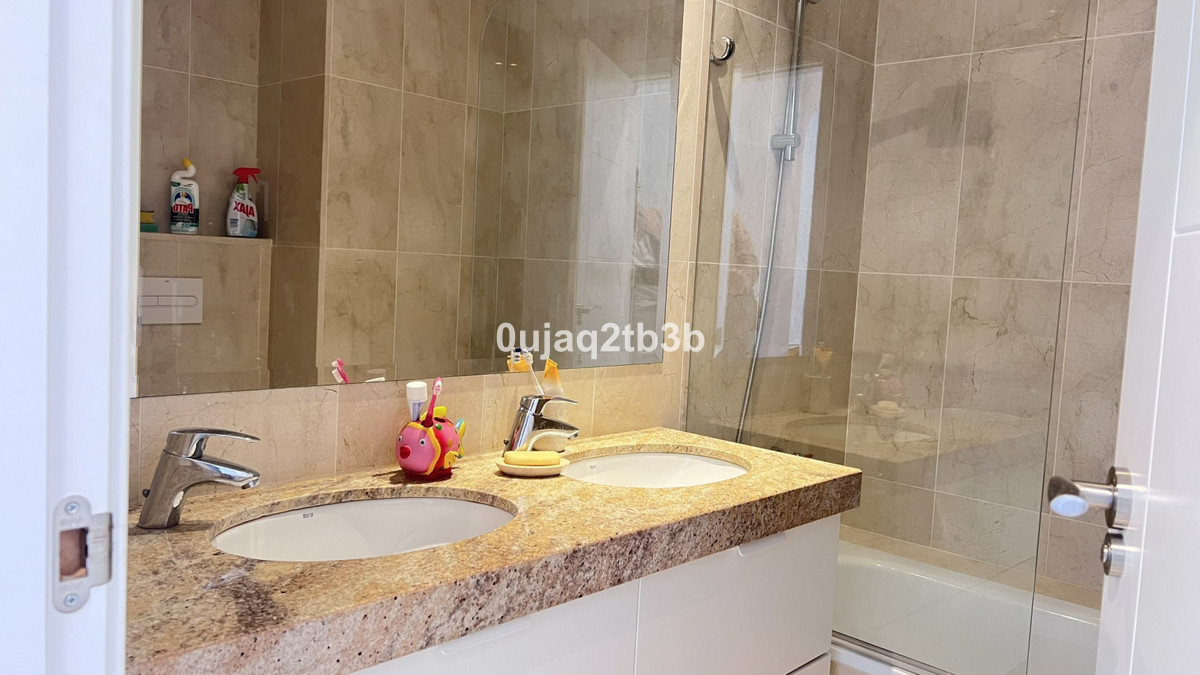 4 Bed Apartment for sale in Nueva Andalucía Costa Del Sol, Málaga, Spain