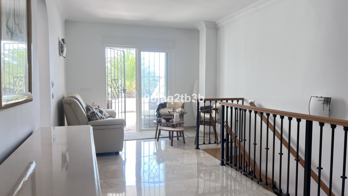 4 Bed Apartment for sale in Nueva Andalucía Costa Del Sol, Málaga, Spain