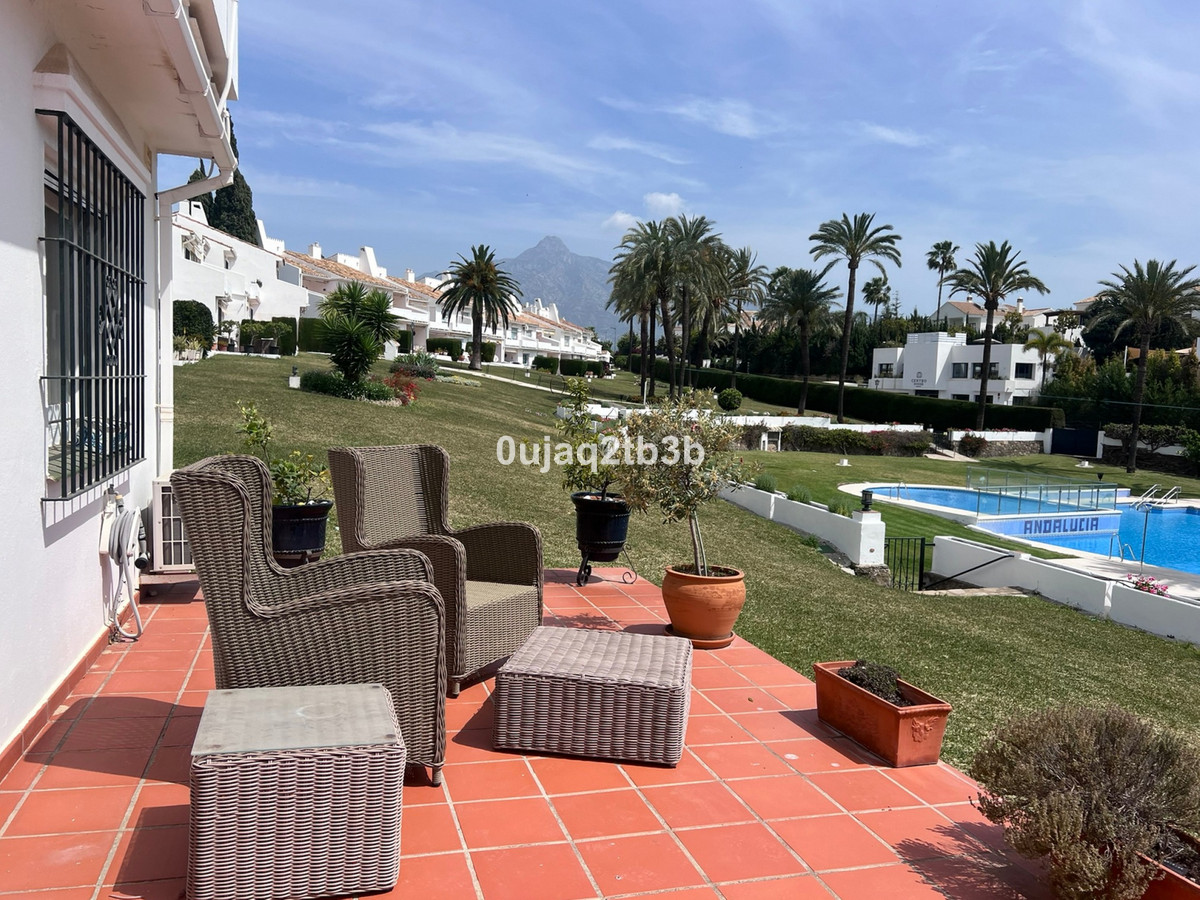 4 Bed Apartment for sale in Nueva Andalucía Costa Del Sol, Málaga, Spain