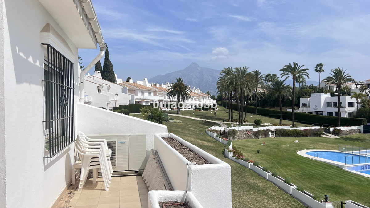 4 Bed Apartment for sale in Nueva Andalucía Costa Del Sol, Málaga, Spain