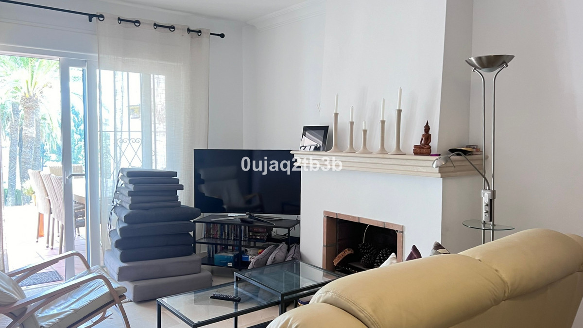 4 Bed Apartment for sale in Nueva Andalucía Costa Del Sol, Málaga, Spain