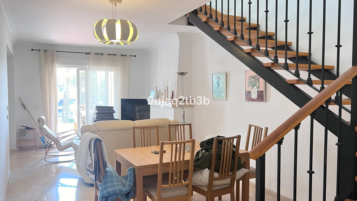 4 Bed Apartment for sale in Nueva Andalucía Costa Del Sol, Málaga, Spain