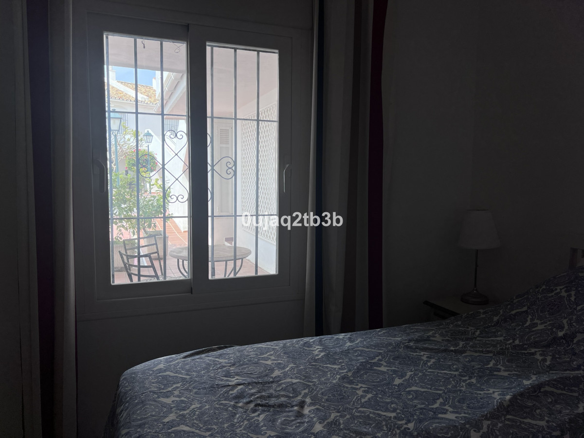 4 Bed Apartment for sale in Nueva Andalucía Costa Del Sol, Málaga, Spain