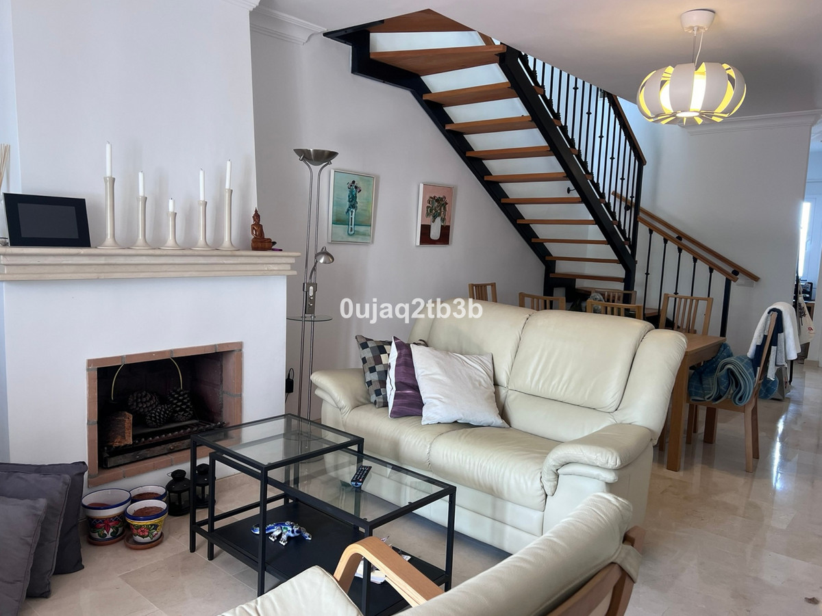 4 Bed Apartment for sale in Nueva Andalucía Costa Del Sol, Málaga, Spain