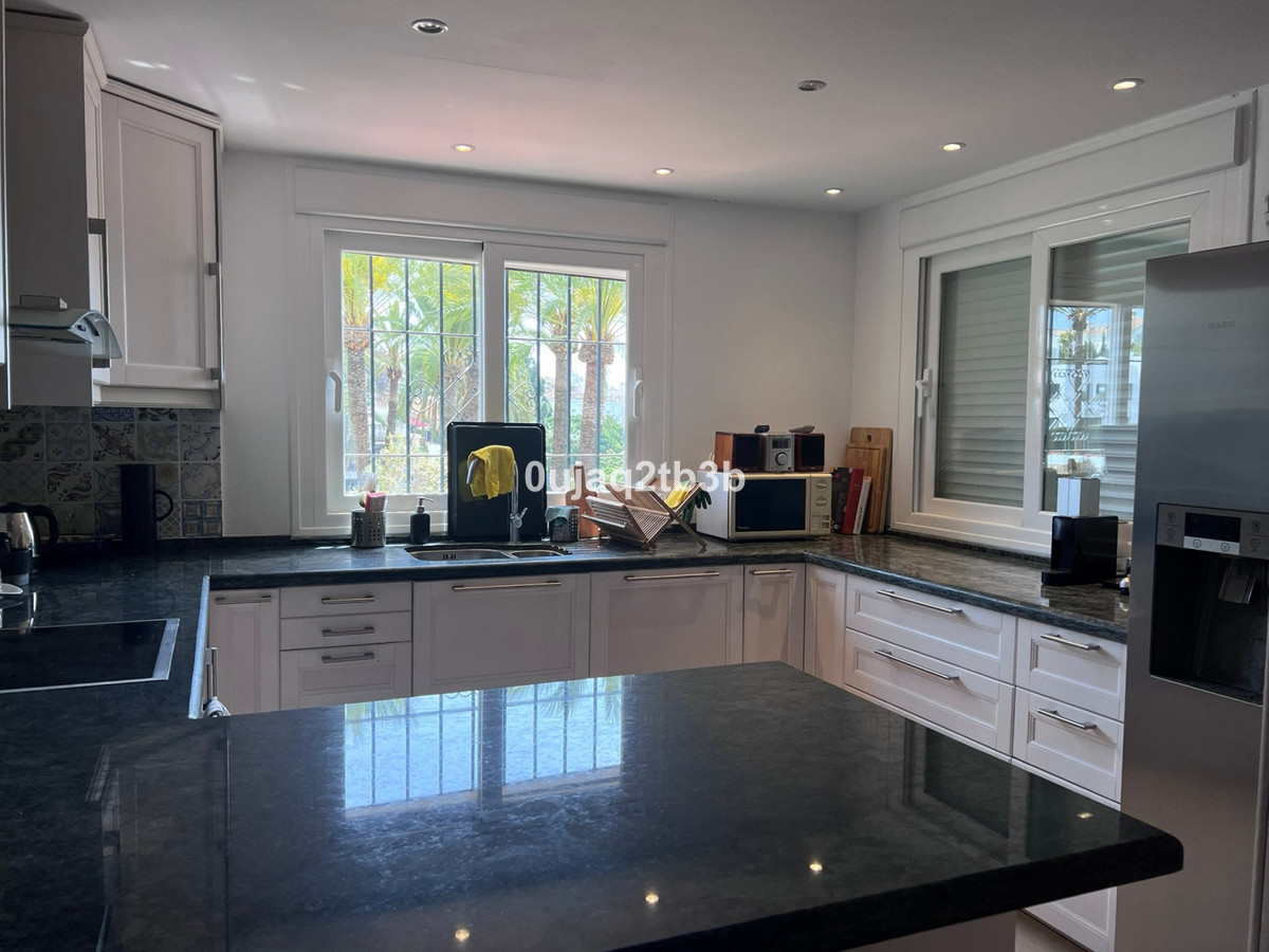 4 Bed Apartment for sale in Nueva Andalucía Costa Del Sol, Málaga, Spain