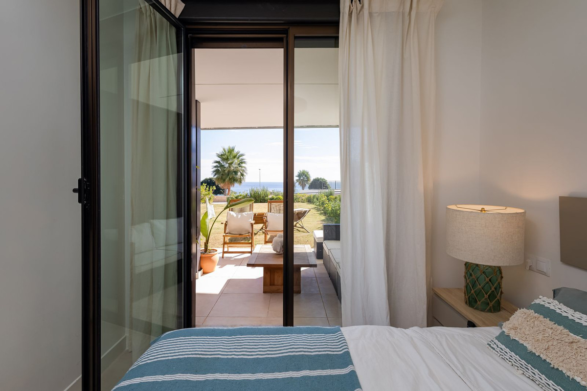 2 Bed Apartment for sale in Casares Costa Del Sol, Málaga, Spain
