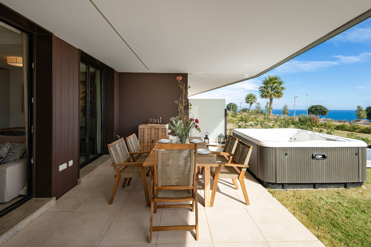 2 Bed Apartment for sale in Casares Costa Del Sol, Málaga, Spain