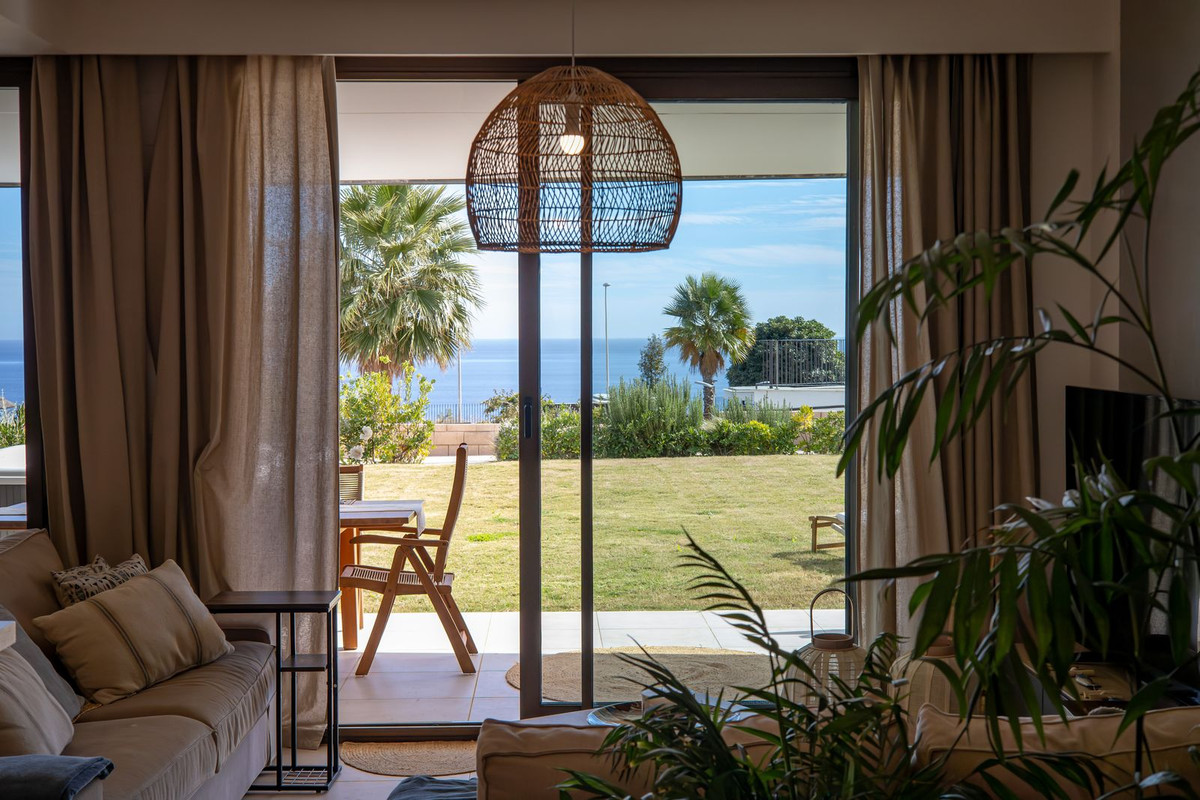 2 Bed Apartment for sale in Casares Costa Del Sol, Málaga, Spain