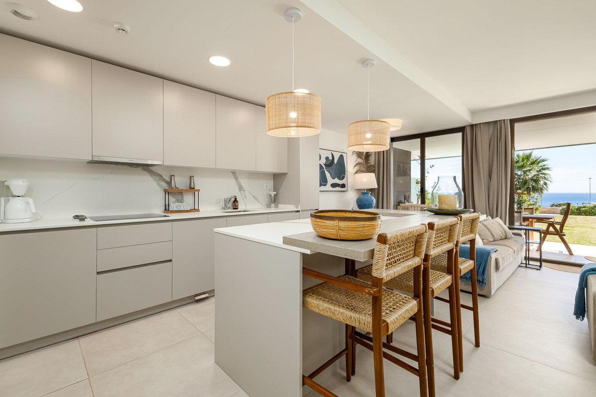 2 Bed Apartment for sale in Casares Costa Del Sol, Málaga, Spain
